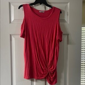 Cha Cha Vente Pink Cold Shoulder Muscle Tee